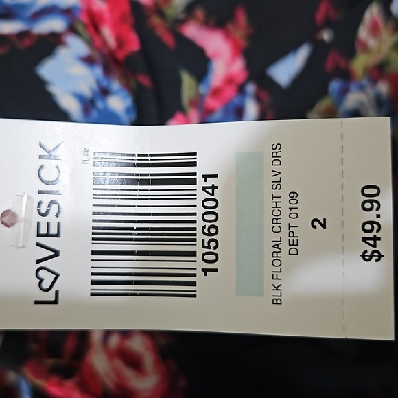 Lovesick Black Floral Crochet sleeve dress - plus size 2 - Picture 4 of 6